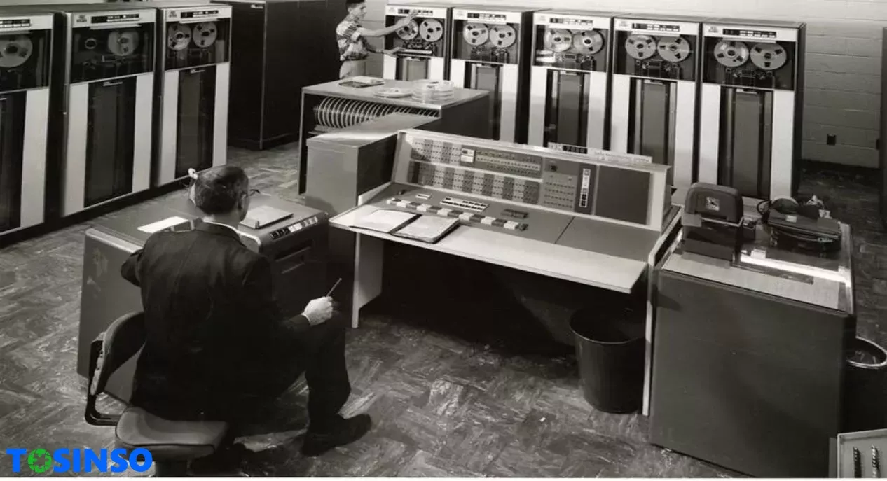 کامپیوتر IBM 7000