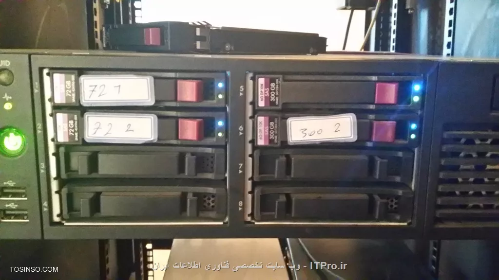 سلام

هارد 300GB SAS سرور HP DL380 G7 رو چندروز پیش تعویض کردم
هاردها هم رید 1 بودن
الان بعد چند روزه چراغ هارد تعویضی دائم آبیه و بعضی موقعها چراغ بقیه هاردها هم آبی میشه
این در صورتیه که توی ویندوز با نرم افزار Array configoration utility چک میکنم نوشته هارد سالمه و بدرستی کار میکنه

دلیل و مشکل چیه؟
ممنون
||https://tosinso.com/files/get/101d2ff2-99a3-4bf7-af5c-7a41def72754||


||https://tosinso.com/files/get/31c35781-35d6-495d-b1bd-f066c77493af||
