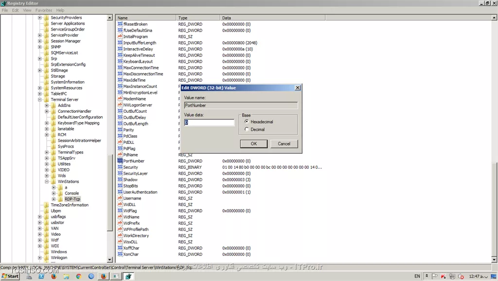 روی مودم virtual server رو تنظیم کردم و همه اون پورتهایی که تغییر داده بودم به 5000 یا 5005  رو برگردوندم به 3389   و درست شد

اما میخوام مسائل امنیتی رو تا حدودی رعایت کنم نمیخوام هر کسی که آی پی پابلیکم رو وارد کرد صفحه لاگین یوزرنیم سرور بیاد.
توی رجیستری 
||https://network.tosinso.com/files/get/15dcb920-9615-467a-96b0-1386d8f73252||
شماره پورت ریموت رو ببینید پیشفرض 0 خورده 
حالا اونو که مثلا میذارم 5000  و روی nat پورت ها رو از 3389 به 5000 تغییر میدم  و virtual server مودم،  دیگه ریموت عمل نمیکنه
