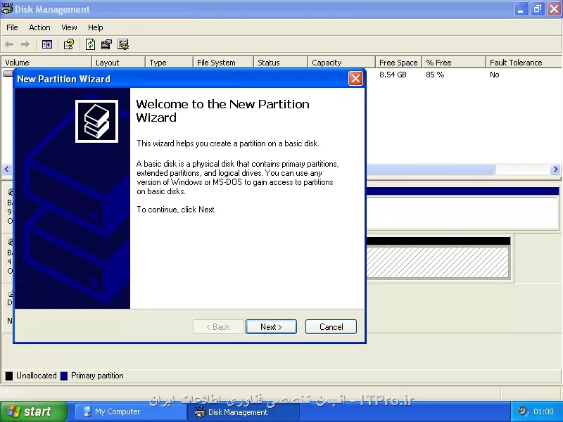 روی Disk راست کلیک میکزنی و اولین گزینه یعنی initialize Disk میزنی البته به شرطی که قبلاً initialize نشده باشه
||http://icdl.tosinso.com/files/get/6004ef9d-cc9d-455a-8f71-0f2d77821e6b||
وقتی initialize Disk  رو زدی ازت میخواد دیسک شما MBR باشه یا GPT توضیحات بیشتر در این خصوص لینک زیر:
* |تفاوت واقعی GPT و MBR در چیست ؟ ::https://tosinso.com/articles/7152/%d8%aa%d9%81%d8%a7%d9%88%d8%aa-GPT-%d9%88-MBR-%d8%af%d8%b1-%da%86%db%8c%d8%b3%d8%aa%d8%9f-%d8%a8%d9%87-%d8%b2%d8%a8%d8%a7%d9%86-%d8%b3%d8%a7%d8%af%d9%87|
شبیه به تصویر زیر برات باز میشه
||http://tosinso.com/files/get/61e01a7f-79a2-45ca-adca-276e4f691b5c||
وقتی انتخاب کردی و initialize شد حالا نوبت به پارتیشن بندی هست همون جا که زده Unallocated راست کلیک کن و اولین گزینه یعنی New Partition و یا New Simplle Volume رو انتخاب کن
||http://icdl.tosinso.com/files/get/4344b0c8-ba4c-4dff-bd45-a75fe540e35f||
سپس با یه wizard که همش NEXT داره روبرو میشی 
||http://icdl.tosinso.com/files/get/28c29238-0ff9-4e14-8f64-ca838eab9767||
پس از next ازتون مقدار فضایی رو میخواد که به اولین پارتیشن این هارد میخوایید بدید رو میپرسه اگر تغییری ندید و net کنید یعنی کل هارد رو به یک پارتیشن میخوایید تبدیل کنید این عدد بر حسب  MB تعیین میشه
||http://icdl.tosinso.com/files/get/d15bf9fe-d0c7-45a1-8541-b7de162f5426||
قدم بعدی اختصاص دادن یکی از حروف الفبا به اون پارتیشن هست که اسمش Drive Letter هست 
||http://icdl.tosinso.com/files/get/a6a91ea8-4467-4140-9471-97afc3ea66c6||
در پنجره جدید و پس از NEXT از لیست کشویی اول گزینه NTFS را انتخاب کنید و از لیست کشویی دوم گزینه Default را انتخاب کنید. در قسمتVolume Label میتوانید یک نام برای درایو خود تایپ کنید. مثلا من نام درایوم را Data تایپ میکنم. سپس مربع اولی را که نوشتهPerform a quick format ( یعنی فرمت کردن سریع ) را چک مارک کنید یعنی علامت دار کنید و مربع دومی را به حال خود باقی بگذارید و سپس روی گزینه Next کلیک کنید. 
||http://icdl.tosinso.com/files/get/914fcd34-180f-4ff0-9ad1-14715760d6d8||
یک خلاصه ای از وضعیت رو مشاهده میکنید سپس بر روی کلید Finish کلیک کنید 
||http://icdl.tosinso.com/files/get/d3c9960e-5a96-47d6-85c7-1bab7e33e0d1||
اگر نمیخوایید تمام حجم برای یک درایو باشه پس از finish در همونجا خواهید دید که مجدد کنار پارتیشن جدیدتون فضای مشکی رنگی هست که unallocated هست مشابه مراحل قبل میتونید پارتیشن جدید بهش اختصاص بدید.
موفق باشید.