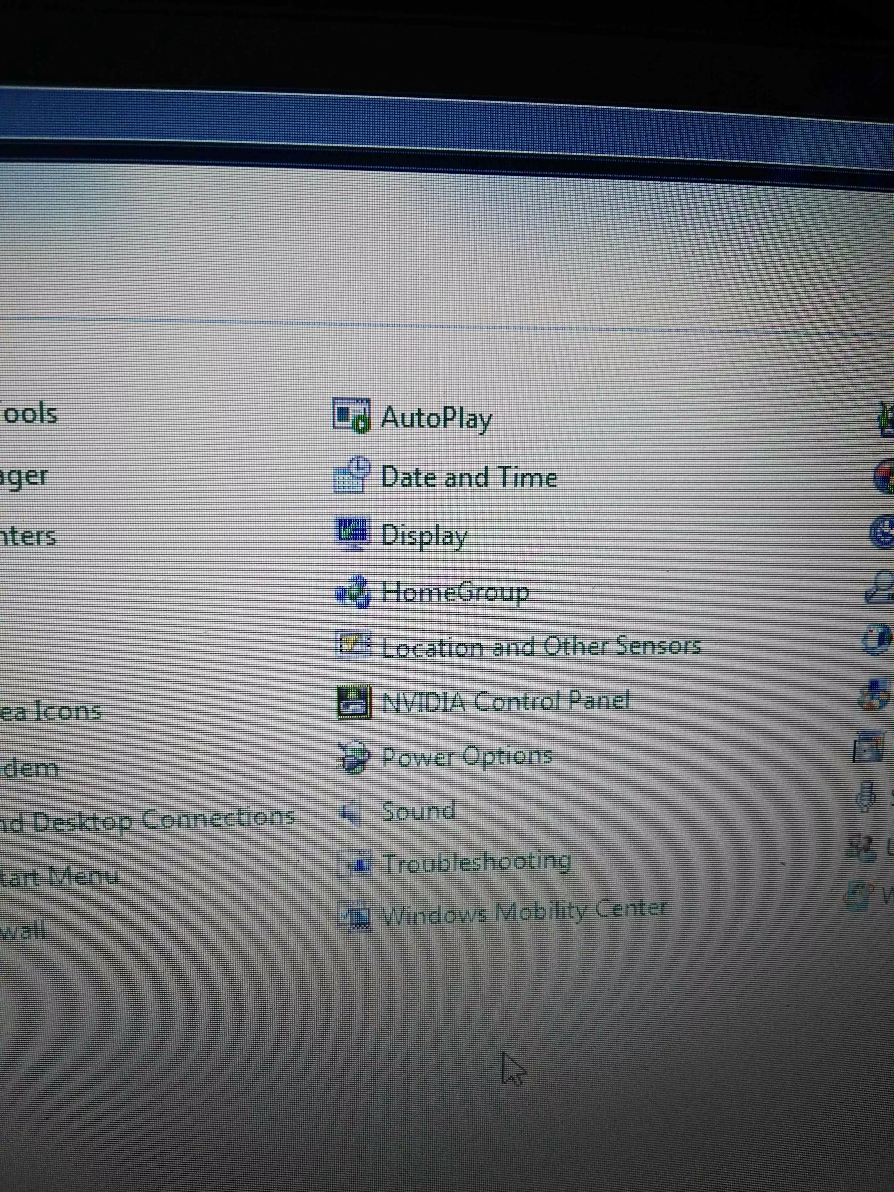اقا من از هرجا فکرشو بکنید رفتم نتونستم کارت گرافیک nvidia رو پیدا کنم ولی به عکسام دقت کنید
لب تابم دو گرافیکه هست ولی nvidia پیدا نمیشه / تو کنترل پنلم باز نمیکنه 
||https://tosinso.com/files/get/9244ea98-5927-495e-9037-951f2e0a3b97||
||https://tosinso.com/files/get/8dcad16d-89e6-4b56-99b0-d651b2502a7f||
||https://tosinso.com/files/get/378f979a-bdf0-4088-955b-bce40b8c2cbc||