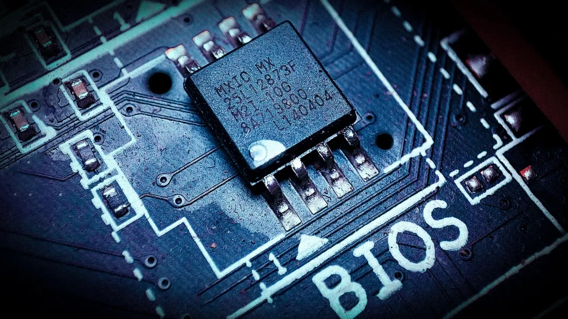 بایوس (BIOS) چیست؟ راهنمای کامل تنظیمات و کاربردهای آن