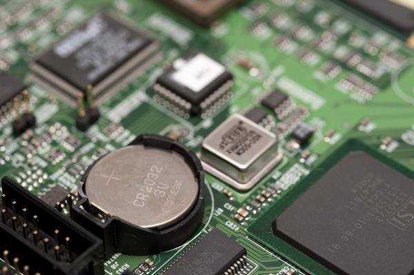 سیموس | CMOS چیست؟ به زبان ساده
