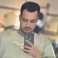 امیر اکبری زاده