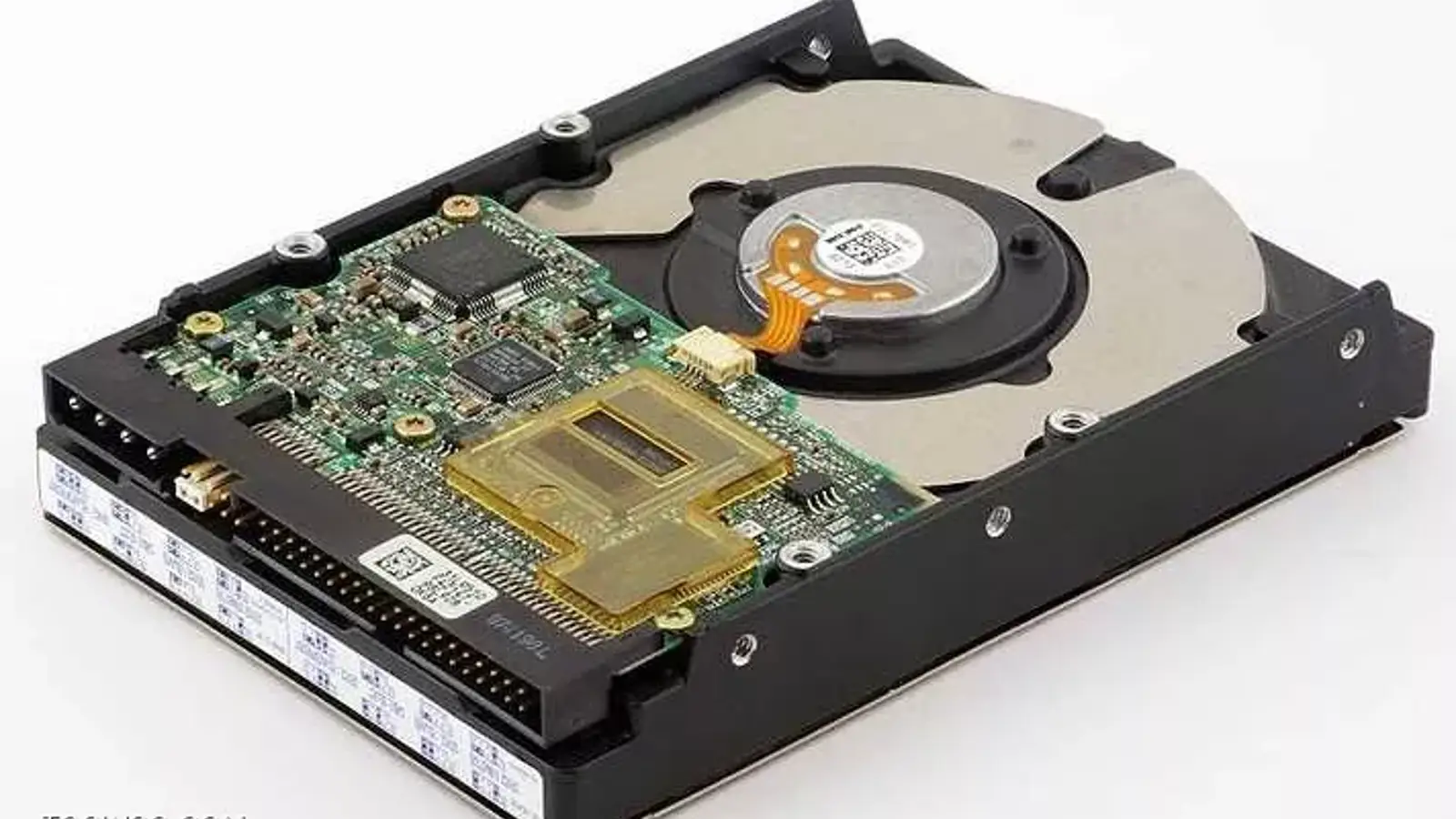 حافظه غیرفرار چیست؟ معرفی حافظه های Non-Volatile