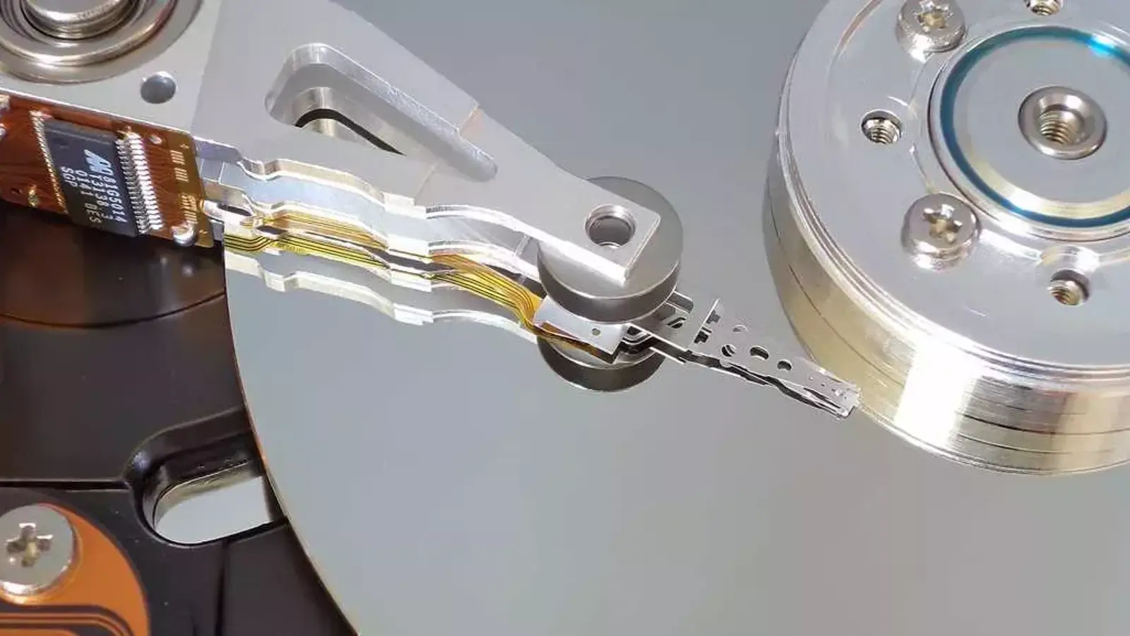 سیلندر چیست؟ معرفی Cylinder در هارد دیسک کامپیوتر