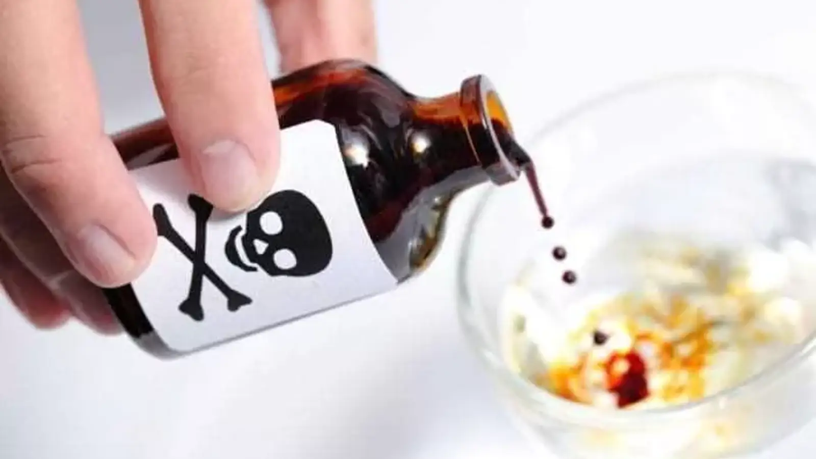 DNS Cache Poisoning چیست و DNS Cache Locking چه می کند؟