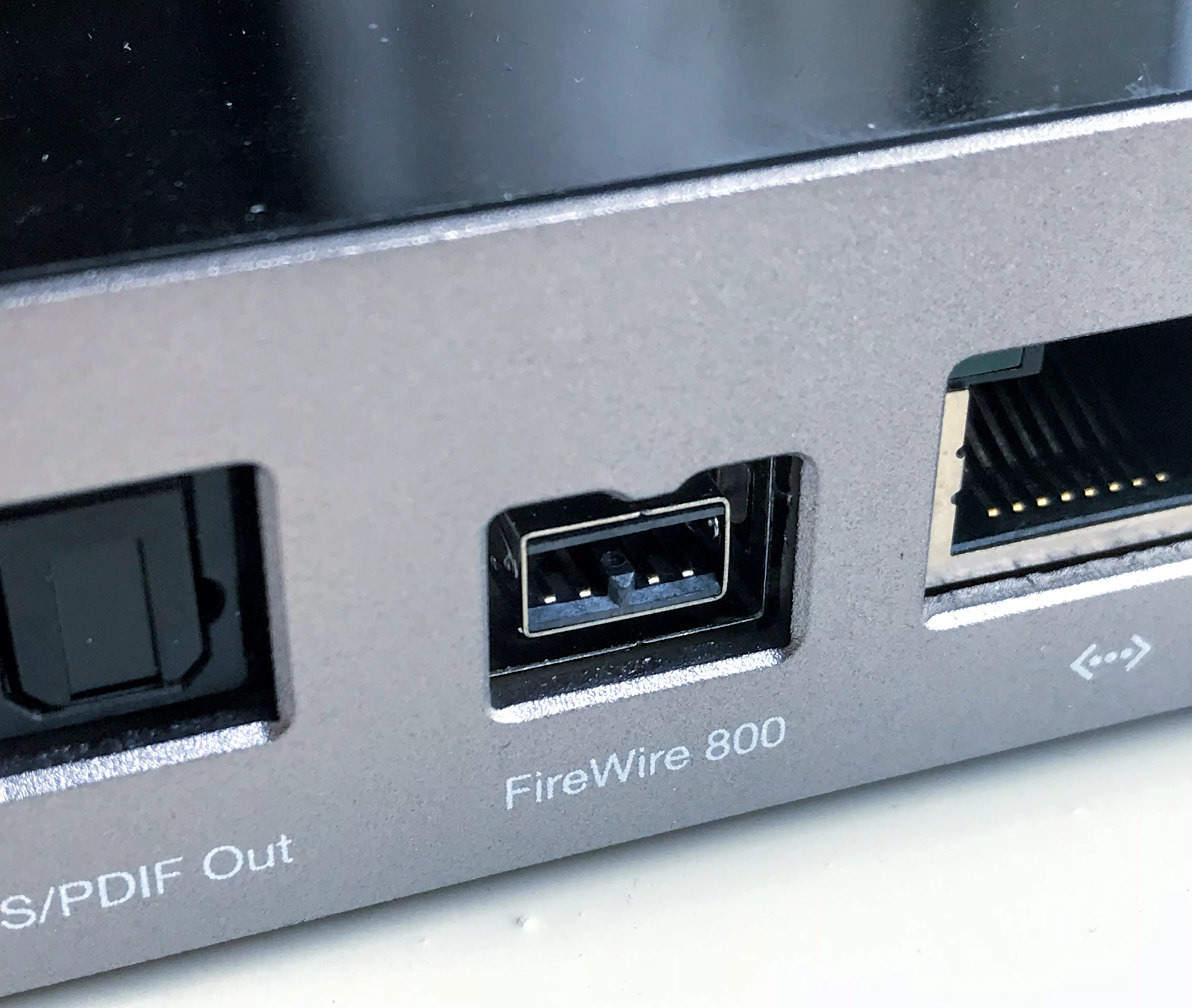 پورت فایروایر ( Firewire ) چیست