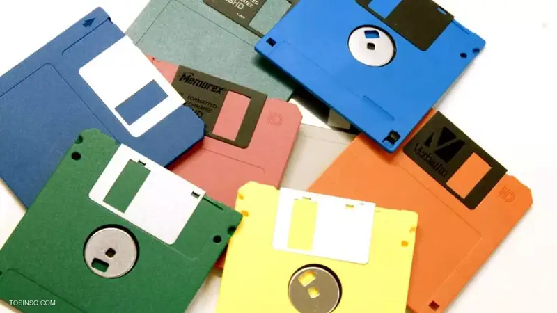 فلاپی درایو چیست؟ معرفی Floppy Disk Drive 