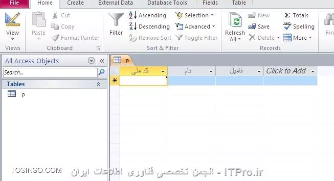 دوست عزیز سلام . من براتون داخل نرم افزار access توضیح میدم امیدوارم با کارتون بیاد.
اول جدول P رو با محتویاتی که گفته بودید بسازید
||http://dba.tosinso.com/files/get/8baaf71b-4b2a-4faf-a9cc-156fe2d969a5||
جدول T رو هم به همون صورت قبلی بسازید
||http://dba.tosinso.com/files/get/463aa80d-0be2-488a-88e8-9030b8e77528||
حالا وارد قسمت Query Design بشید و هر دو تا جدول رو اونجا Add  کنید ||http://dba.tosinso.com/files/get/376721fe-7622-4701-9312-aa65b9e87d00||
تمام فیلد های هر دوتا جدول رو وارد Query کنید و لینک بین کلید اصلی ها رو برقرار کنید 
||http://dba.tosinso.com/files/get/9cb9b08b-ba0f-41fb-b19e-752dff0d2dc5||
در آخر Query رو Run کنید و خواهید دید که فیلد های هر دو جدول اونجا دیده میشه 
||http://dba.tosinso.com/files/get/79d3f5cf-f1a8-4f2f-bf9c-c02c79ecc5ab||
البته من سعی کردم مختصر و مفید جواب بدم که زیاد وقتتون گرفته نشه 
خدانگهدار