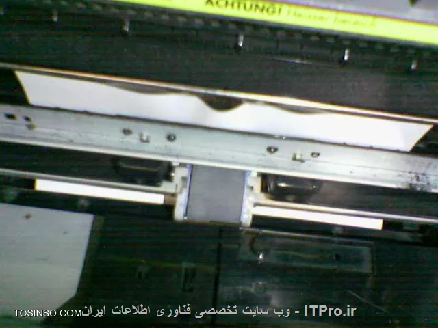 با درود..
پیکاپ کاست پرینتر 4150d احتمالا در اثر سایش به پد یا فشار از جایش درآمد و متوجه شدم خار نگهدارنده آن کنده شده است.پس از تعویض پیکاپ کاغذ تا زیر کارتریج بالا میاد و بعد گیر میکند. یعنی تا حدود غلطک های ترانسفر پشت پیکاپ.
پرینت و کپی سایز A4  ر. بدوم گیر کاغذ میزنه , اما با تغی سایز کاغذ بعضی موقع همون اول و بعضی وقتخا بعد دو  سه برگ گیر شروع میشه ||http://tosinso.com/files/get/8b48f715-daae-46e2-a89b-c2111396bc9c||||http://tosinso.com/files/get/9a86c65d-ae57-41fb-af34-df2ec32f03c2||!
از داخل کاست,بنظر کاغذ بین نگهدارنده پیکاپ و... گیر دارد .موقع گیر کردن هم بمدت خیلی کمی صدای چرخش رولر میاد وبعد گیر میکند.بعد از گیر کردن با درآوردن کارتریج پیکاپ سر جای معمولش هست. بنظر شما اشکال ار سنسورهاست یا کلاج ویا خود پیکاپ.. (کارتریج رو هم یکبار عوض کردم..نتیجه ای نداشت) 
