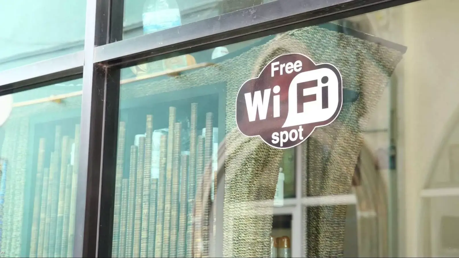 خطرات اتصال به وای فای عمومی و روش های پیشگیری از خطرات