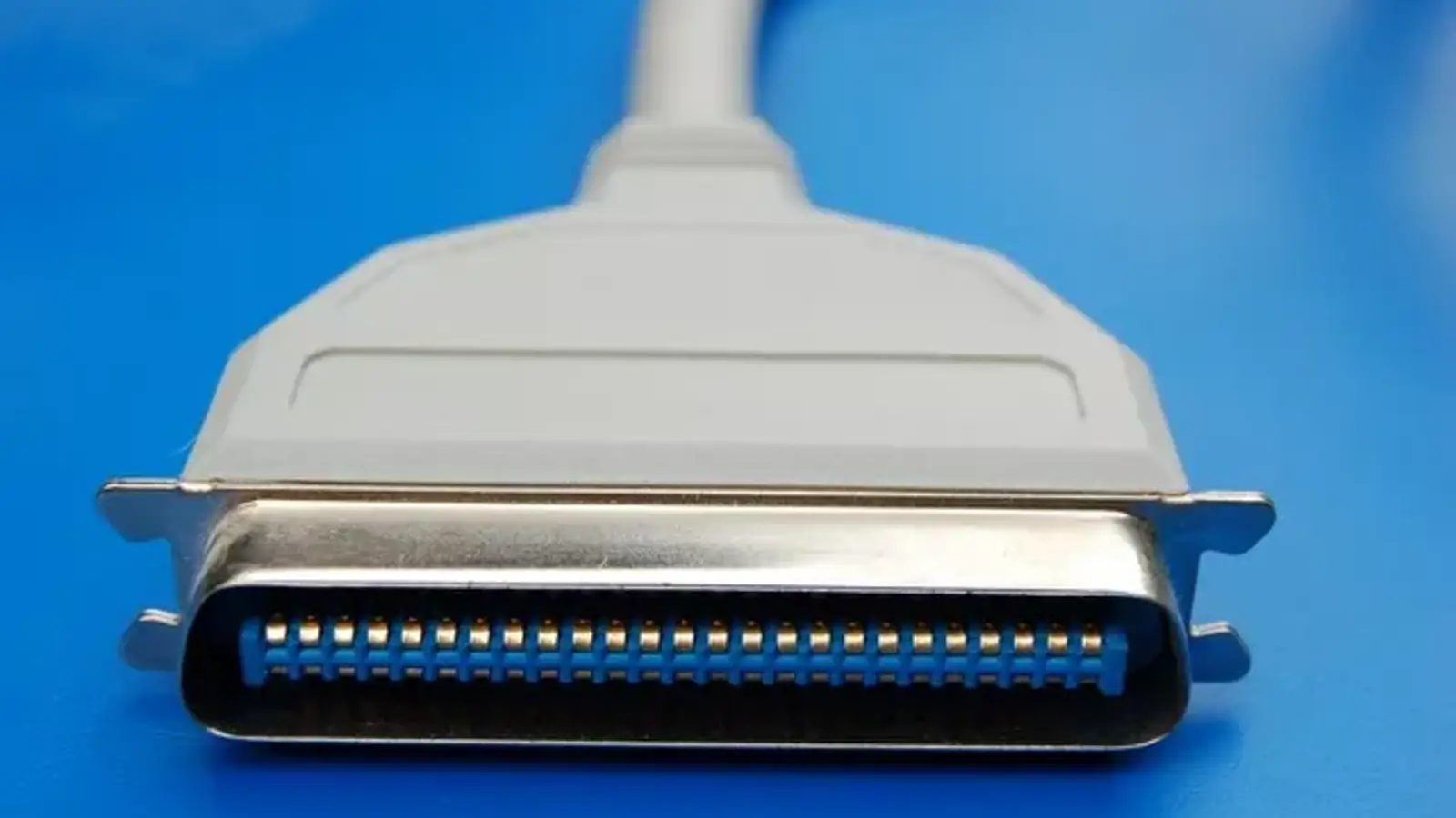 SCSI چیست و چه اجزایی دارد؟