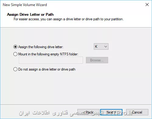 روی Disk راست کلیک میکزنی و اولین گزینه یعنی initialize Disk میزنی البته به شرطی که قبلاً initialize نشده باشه
||http://icdl.tosinso.com/files/get/6004ef9d-cc9d-455a-8f71-0f2d77821e6b||
وقتی initialize Disk  رو زدی ازت میخواد دیسک شما MBR باشه یا GPT توضیحات بیشتر در این خصوص لینک زیر:
* |تفاوت واقعی GPT و MBR در چیست ؟ ::https://tosinso.com/articles/7152/%d8%aa%d9%81%d8%a7%d9%88%d8%aa-GPT-%d9%88-MBR-%d8%af%d8%b1-%da%86%db%8c%d8%b3%d8%aa%d8%9f-%d8%a8%d9%87-%d8%b2%d8%a8%d8%a7%d9%86-%d8%b3%d8%a7%d8%af%d9%87|
شبیه به تصویر زیر برات باز میشه
||http://tosinso.com/files/get/61e01a7f-79a2-45ca-adca-276e4f691b5c||
وقتی انتخاب کردی و initialize شد حالا نوبت به پارتیشن بندی هست همون جا که زده Unallocated راست کلیک کن و اولین گزینه یعنی New Partition و یا New Simplle Volume رو انتخاب کن
||http://icdl.tosinso.com/files/get/4344b0c8-ba4c-4dff-bd45-a75fe540e35f||
سپس با یه wizard که همش NEXT داره روبرو میشی 
||http://icdl.tosinso.com/files/get/28c29238-0ff9-4e14-8f64-ca838eab9767||
پس از next ازتون مقدار فضایی رو میخواد که به اولین پارتیشن این هارد میخوایید بدید رو میپرسه اگر تغییری ندید و net کنید یعنی کل هارد رو به یک پارتیشن میخوایید تبدیل کنید این عدد بر حسب  MB تعیین میشه
||http://icdl.tosinso.com/files/get/d15bf9fe-d0c7-45a1-8541-b7de162f5426||
قدم بعدی اختصاص دادن یکی از حروف الفبا به اون پارتیشن هست که اسمش Drive Letter هست 
||http://icdl.tosinso.com/files/get/a6a91ea8-4467-4140-9471-97afc3ea66c6||
در پنجره جدید و پس از NEXT از لیست کشویی اول گزینه NTFS را انتخاب کنید و از لیست کشویی دوم گزینه Default را انتخاب کنید. در قسمتVolume Label میتوانید یک نام برای درایو خود تایپ کنید. مثلا من نام درایوم را Data تایپ میکنم. سپس مربع اولی را که نوشتهPerform a quick format ( یعنی فرمت کردن سریع ) را چک مارک کنید یعنی علامت دار کنید و مربع دومی را به حال خود باقی بگذارید و سپس روی گزینه Next کلیک کنید. 
||http://icdl.tosinso.com/files/get/914fcd34-180f-4ff0-9ad1-14715760d6d8||
یک خلاصه ای از وضعیت رو مشاهده میکنید سپس بر روی کلید Finish کلیک کنید 
||http://icdl.tosinso.com/files/get/d3c9960e-5a96-47d6-85c7-1bab7e33e0d1||
اگر نمیخوایید تمام حجم برای یک درایو باشه پس از finish در همونجا خواهید دید که مجدد کنار پارتیشن جدیدتون فضای مشکی رنگی هست که unallocated هست مشابه مراحل قبل میتونید پارتیشن جدید بهش اختصاص بدید.
موفق باشید.