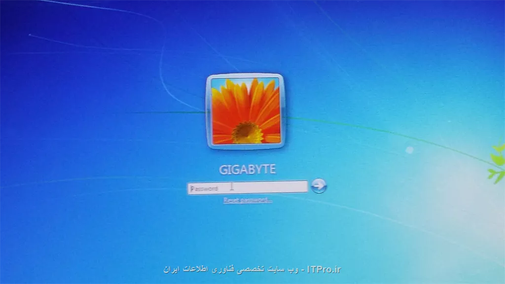 توصیر صفحه لاگین