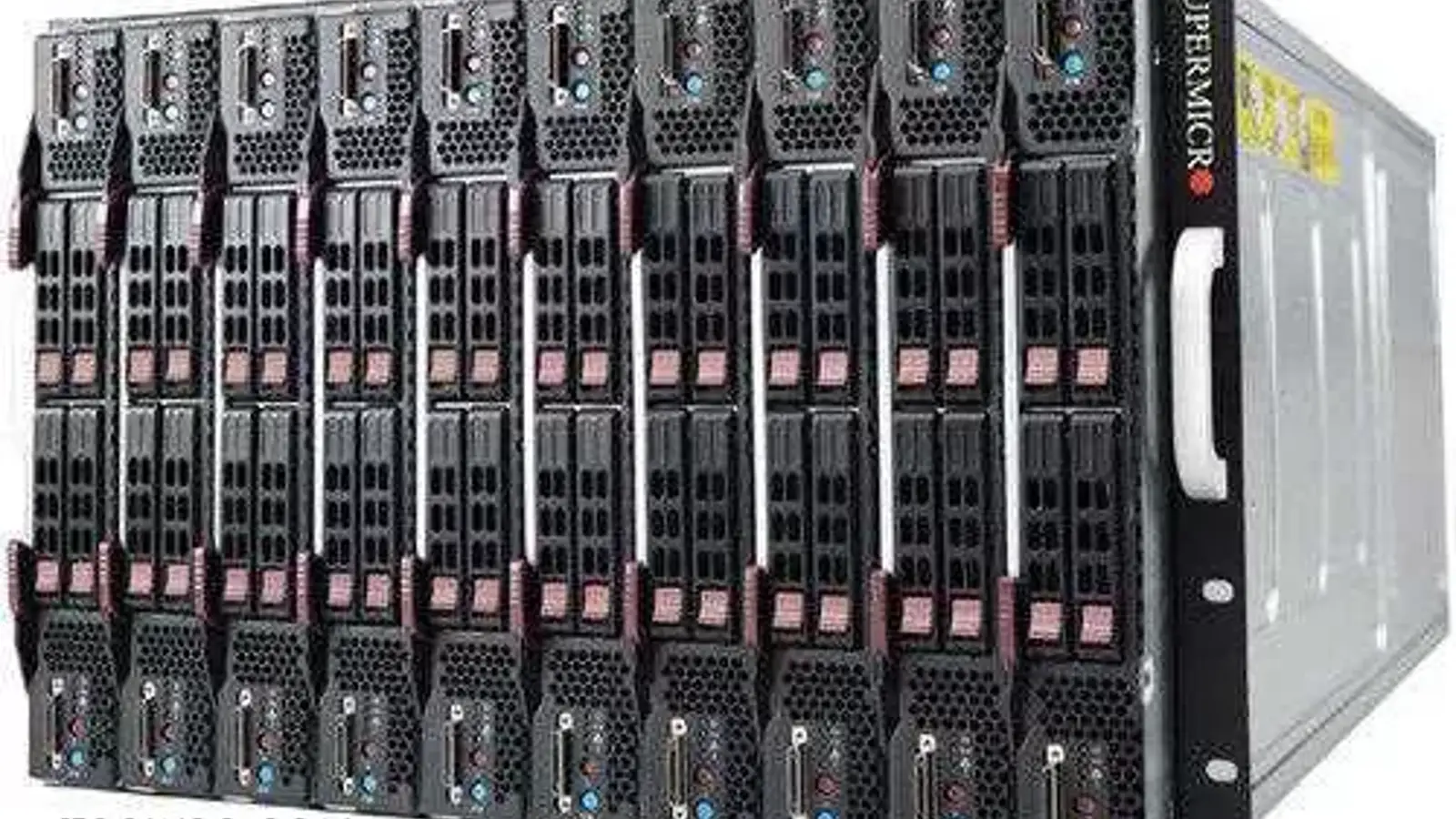 سرور Blade چیست؟ + معایب و مزایای استفاده