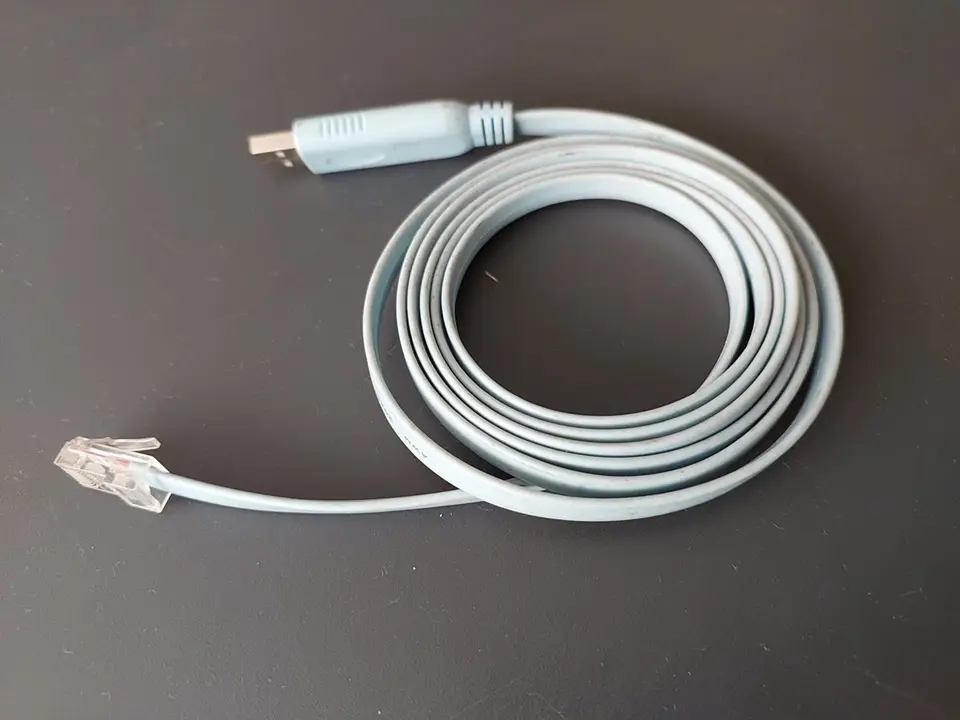 کابل کنسول برای اتصال به تجهیزات یا سخت افزار های شرکت سیسکو