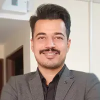 امیر اکبری زاده