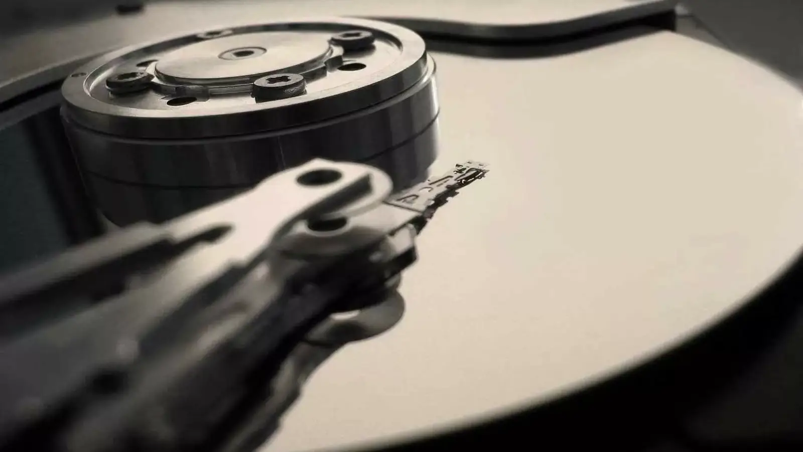 تفاوت SCSI ، ATA ، SAS و SATA در چیست؟