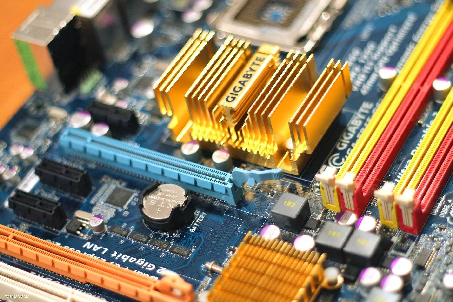 مادربورد چیست؟ کاملترین معرفی اجزای مادربرد (Motherboard)